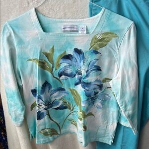 Alfred Dunner Women's Floral Top - Blue and Green PL